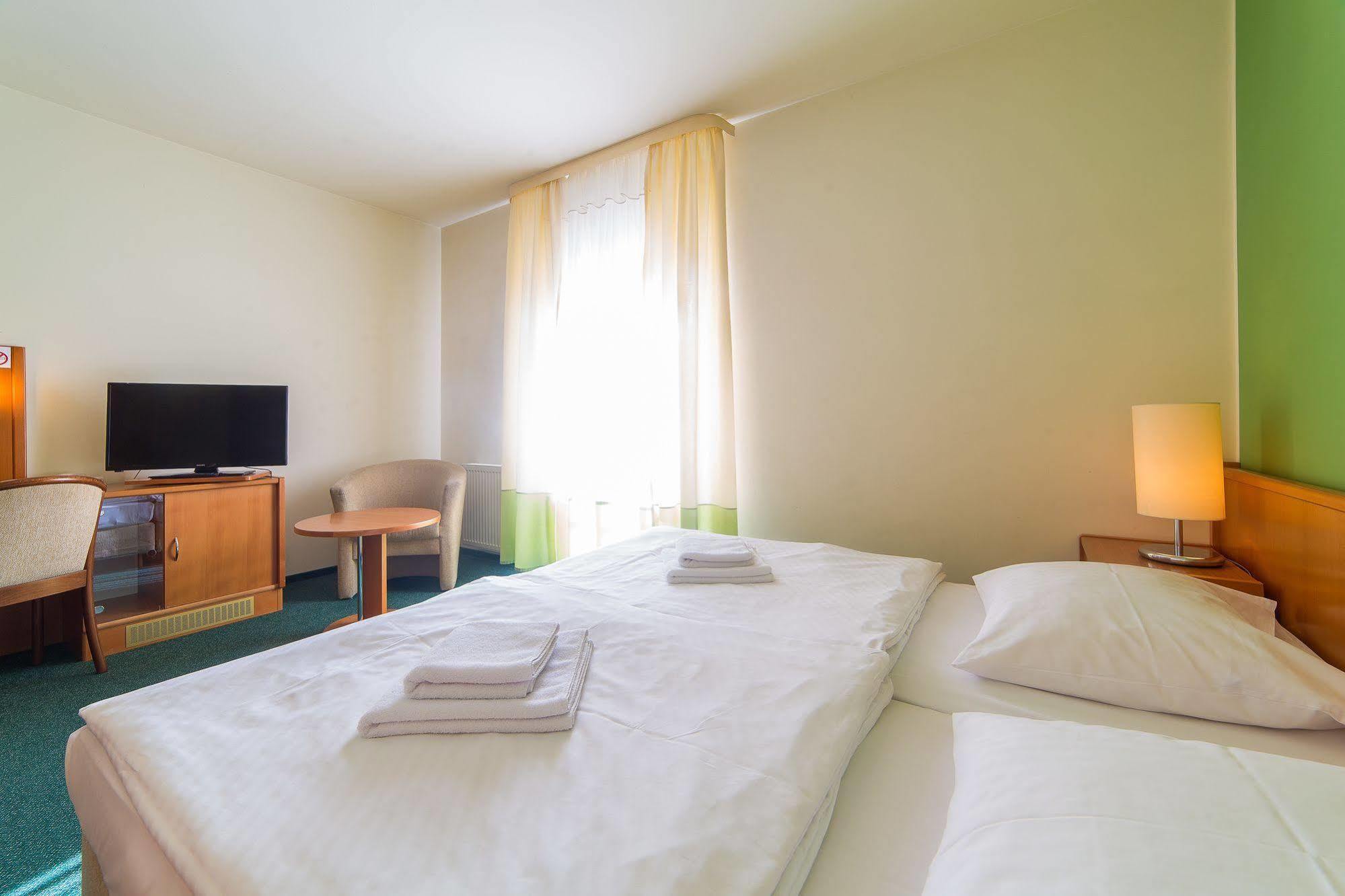 Taaakaryba Bed & Breakfast โควอบเซก ภายนอก รูปภาพ